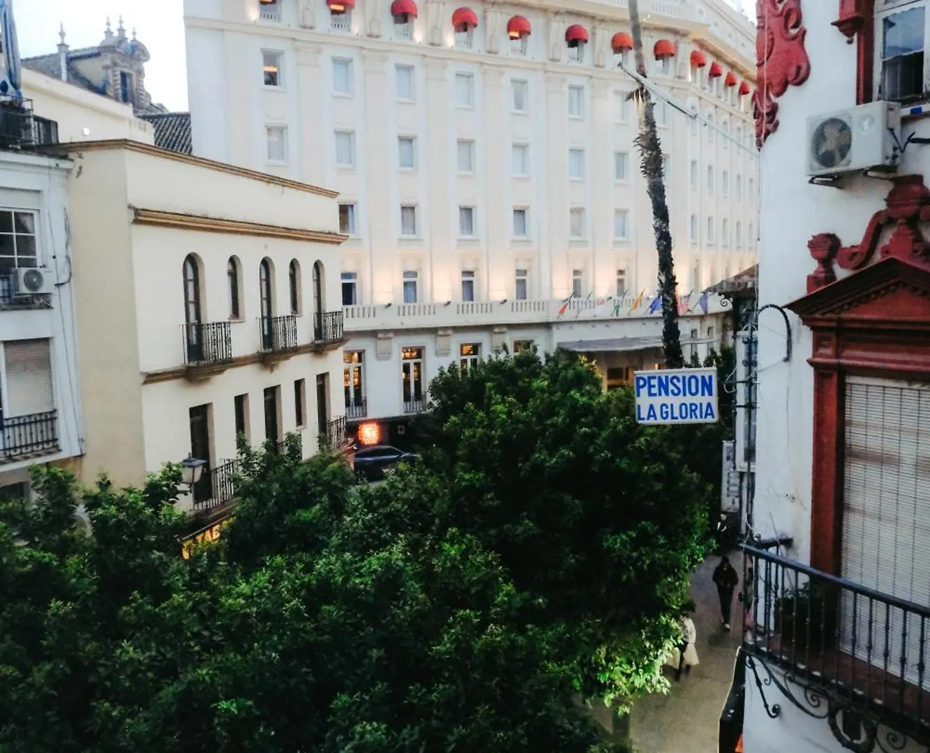 Apartamentos San Roque Seville Apartment