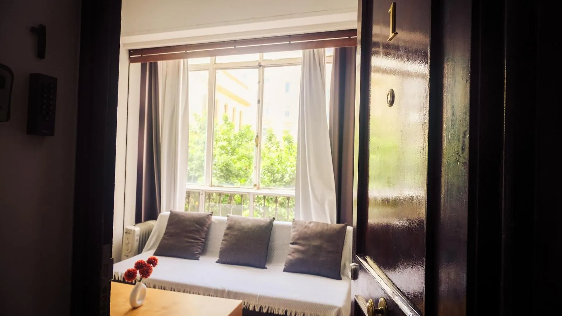 Apartamentos San Roque Seville Apartment