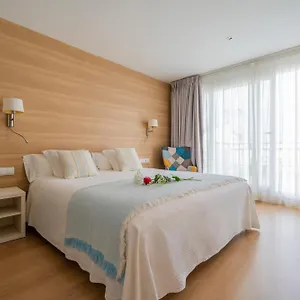  Hostel Menurka Spanien